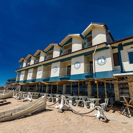 Micul Golf Hotell Două Mai Exteriör bild