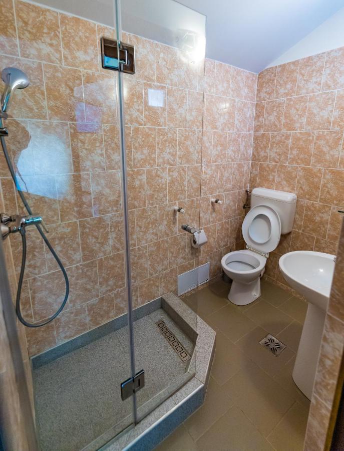 Micul Golf Hotell Două Mai Exteriör bild